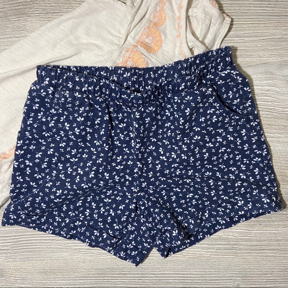 SALE! Navy Blue Flower Shorts - Girls L